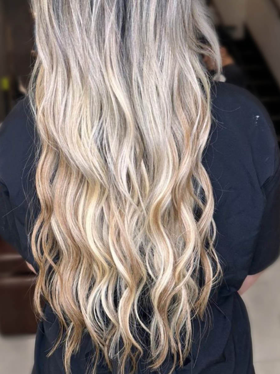 Mega Hair Adesivado Invisível em Santos | São Vicente | Vivi Valente Mega Hair e Micropigmentação